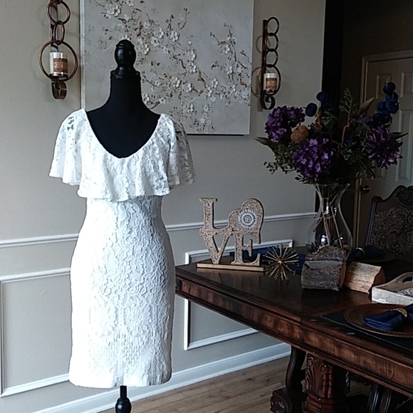 Lauren Ralph Lauren Women's Tamalira Floral Lace Cocktail Dress. Size 6 - Picture 5 of 17